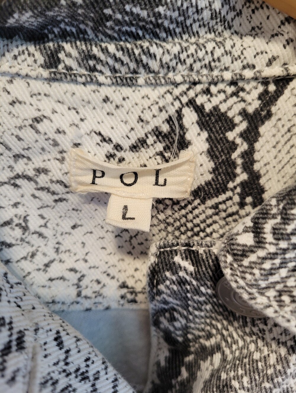 POL Crue Snakeskin Print Distressed Cropped Jacket Black Cream L Frayed Western - Picture 7 of 15